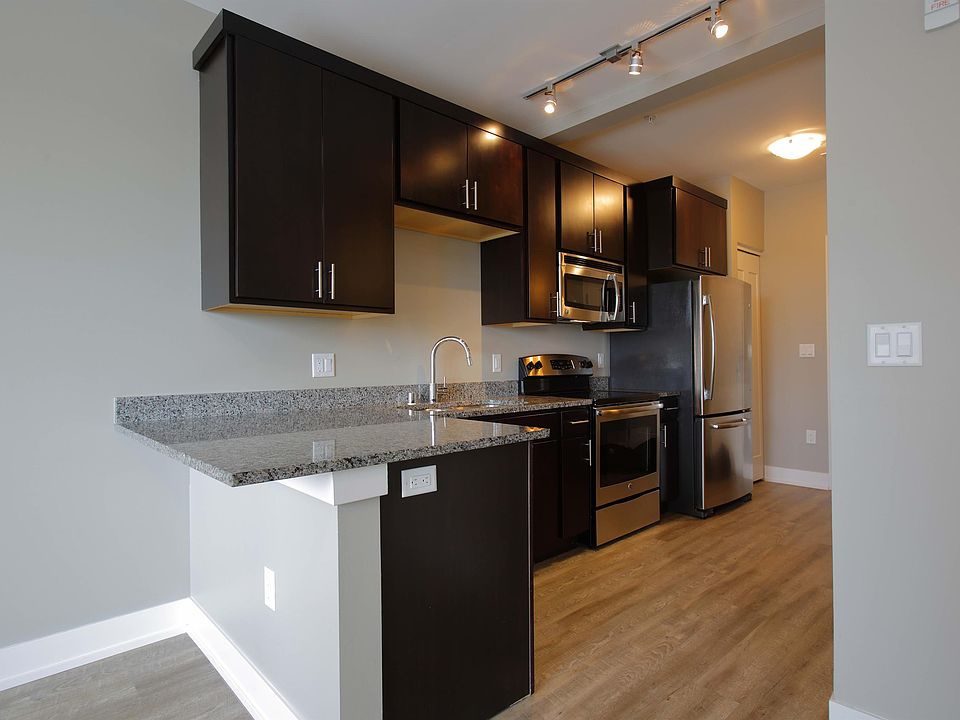 1st image of 1809 N Cambridge Ave APT 207