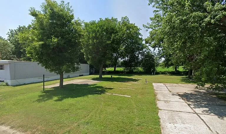 27 Morton Ln — Photo 6