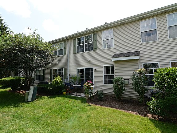 4th image of 2477 Stoughton Cir