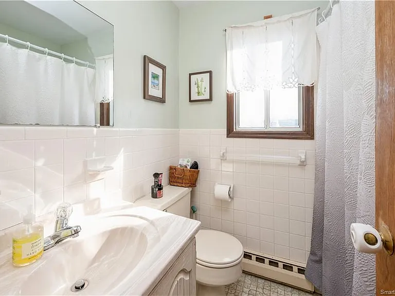 8 Plymouth Ave #B — Photo 13