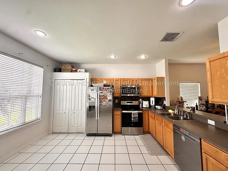 4226 Waterside Pointe Cir — Photo 10