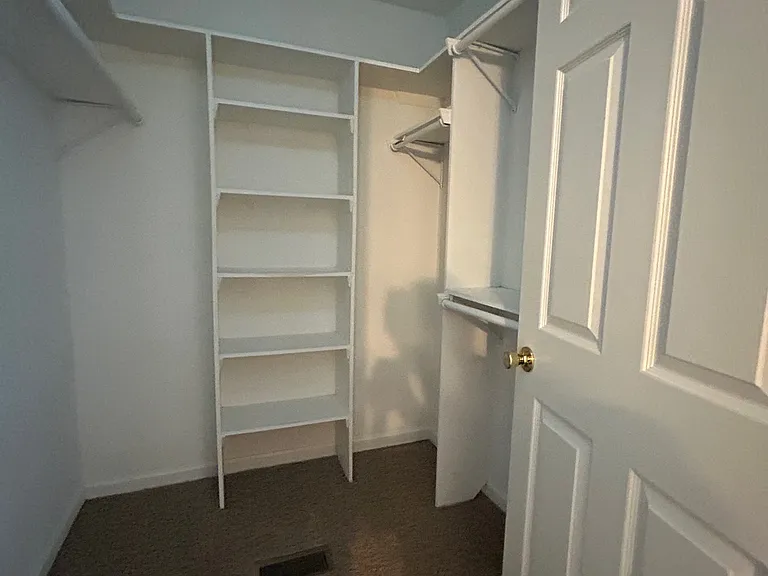 61 Hugo Dr — Photo 17