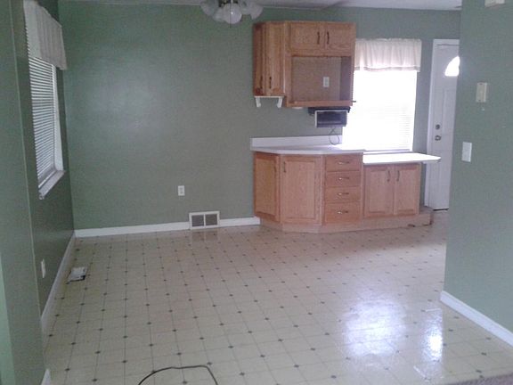 3rd image of 3000 Brookview Dr