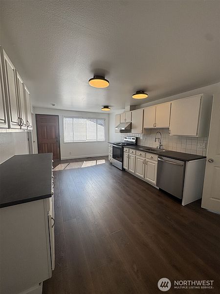 4th image of 7139 S Tyler Street Ct