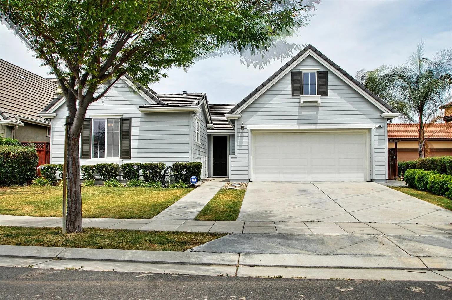 523 Freeman Way photo 1