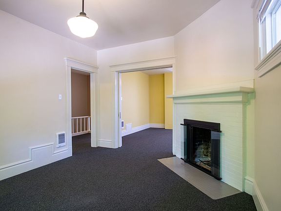 3rd image of 2153-2159 NW Hoyt St #2155