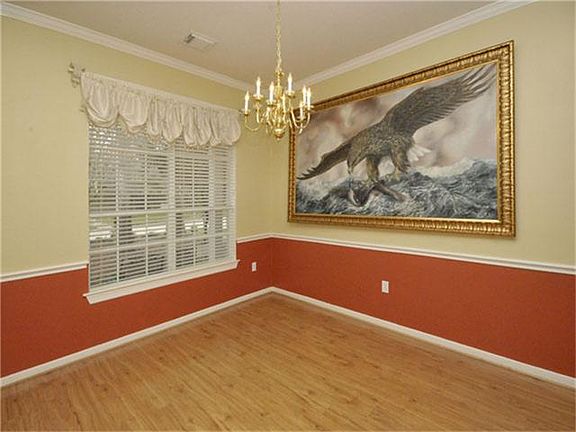 Formal dining the large picture has been removed