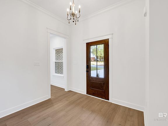 5th image of 2720 Weston Dr