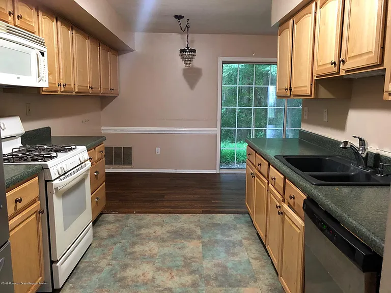 76 Foxwood Pl — Photo 8