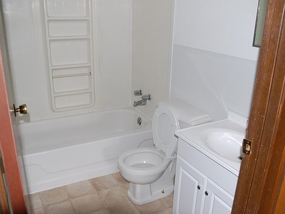 4th image of 343 W Douglas St