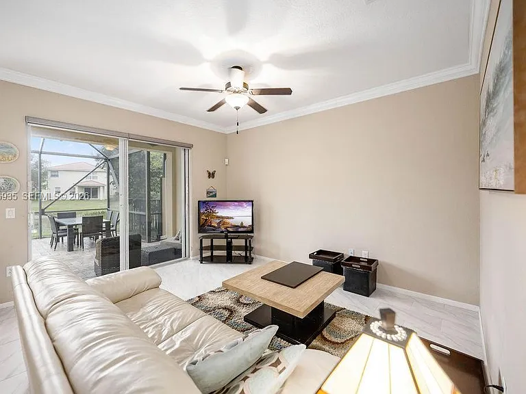 7841 Jewelwood Dr — Photo 11