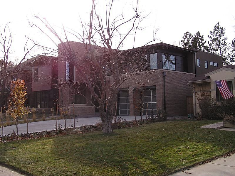 2nd image of 25 S Clermont St