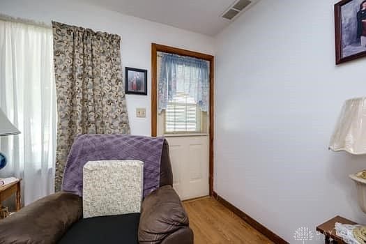 4th image of 505 Aspen Ave