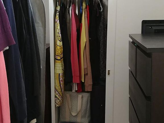 5th image of 525 W Arlington Pl APT 261