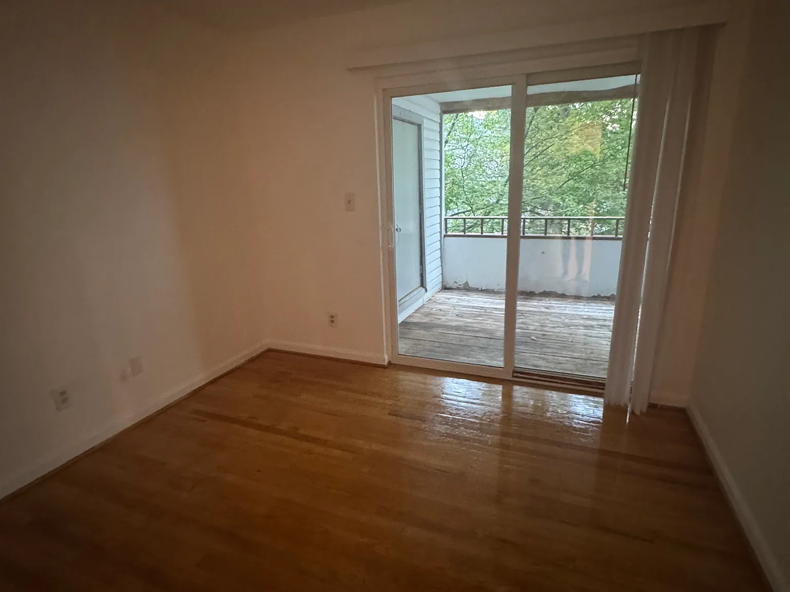 2 bed, 939 sqft, $1,750 — Photo 3