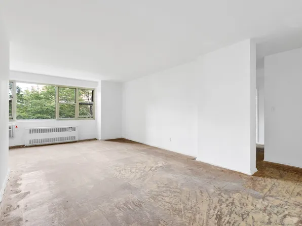 2928 West Fifth Street image 2 of 21