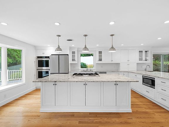 5th image of 189 Union St