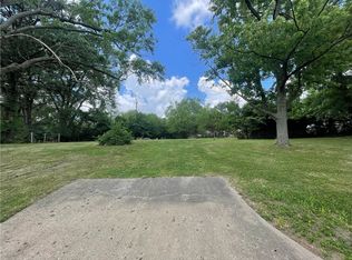 195 N Lake Shore Dr, Decatur, IL 62521