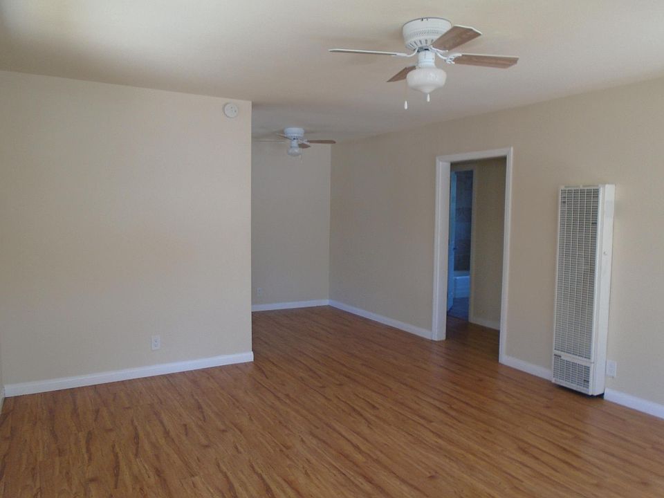 1st image of 1523 E 89th St