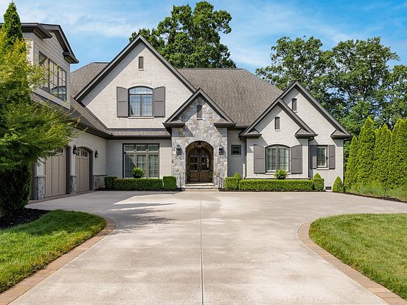 3rd image of 516 Chamblee Blvd