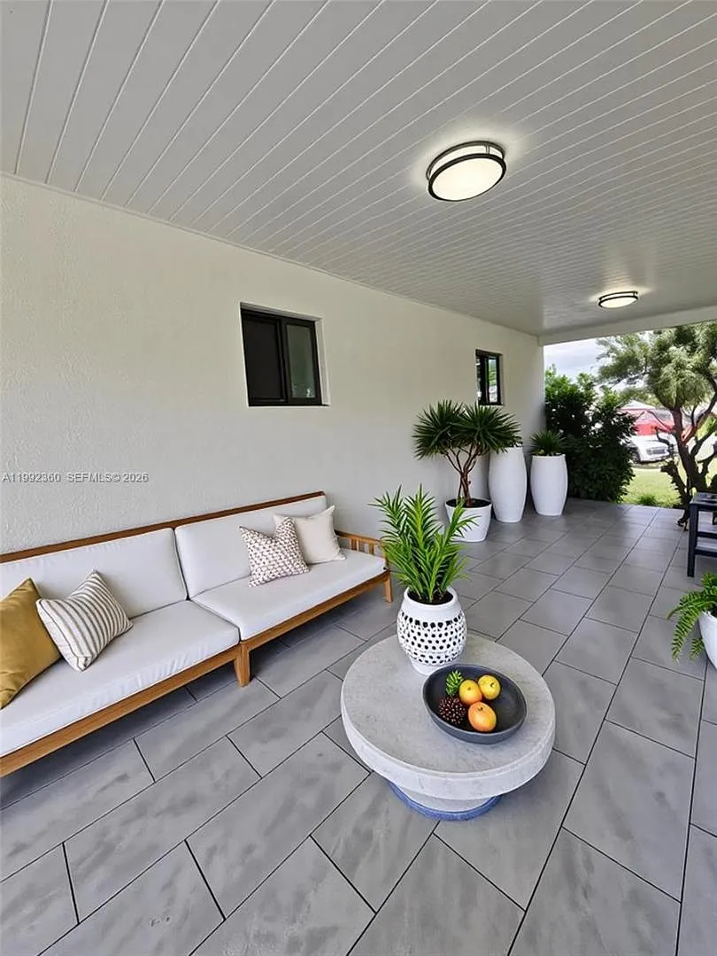 Property Photo - 2160 NW 30th St