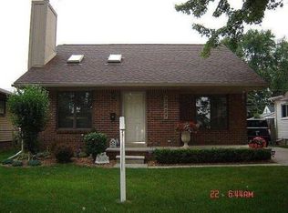 22427 Arcadia St, Saint Clair Shores, MI 48082
