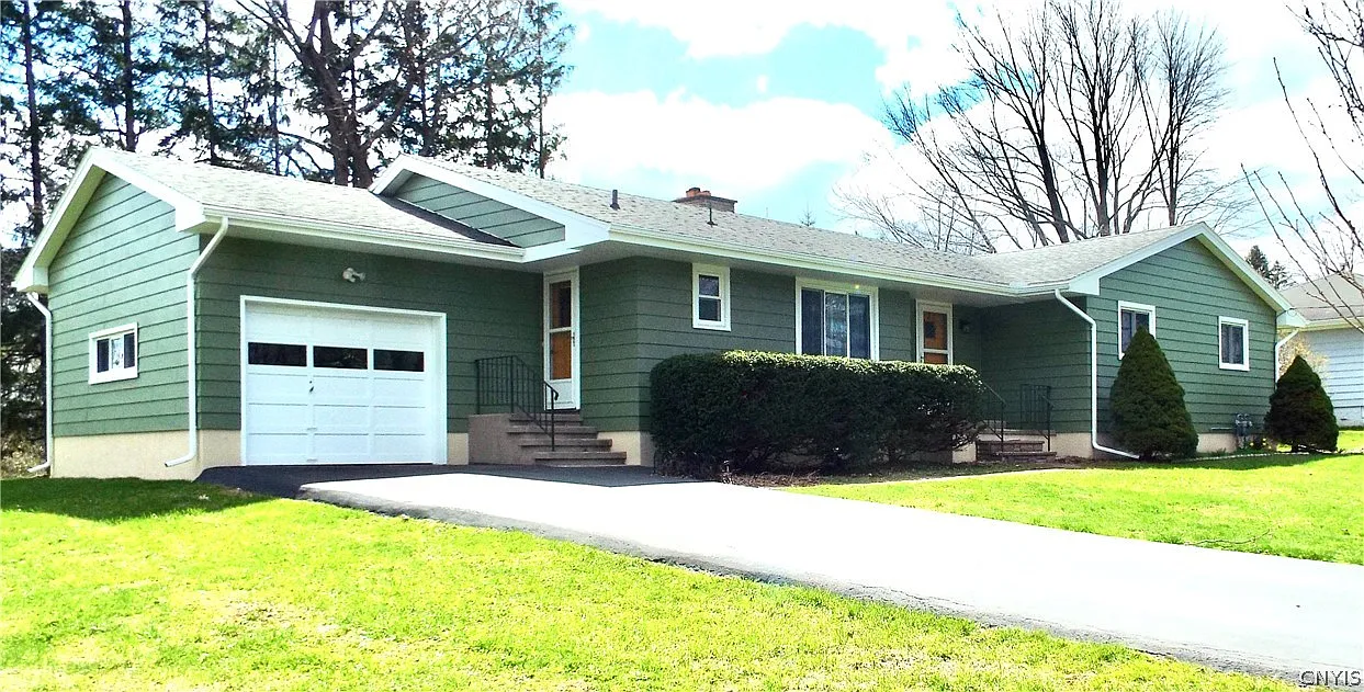 381 Genesee St photo 1