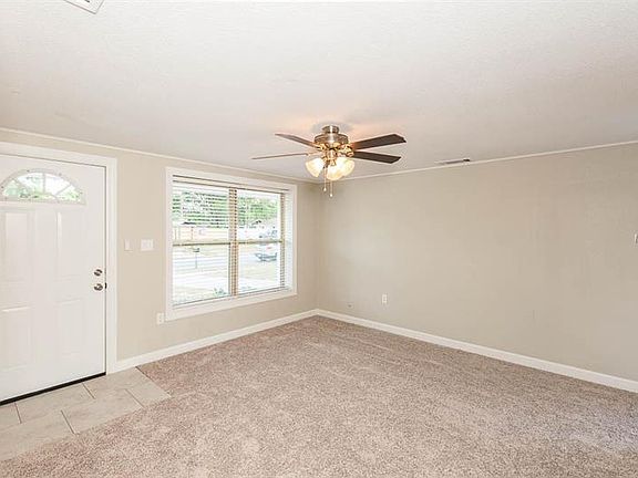 3rd image of 1619 Smithfield Cir W
