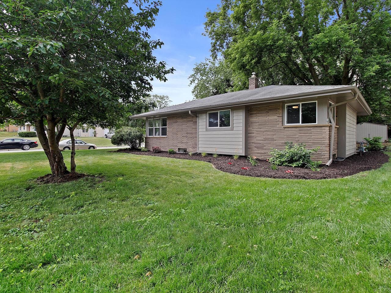 3820 Brooklawn CIR, South Milwaukee, WI 53172 Zillow
