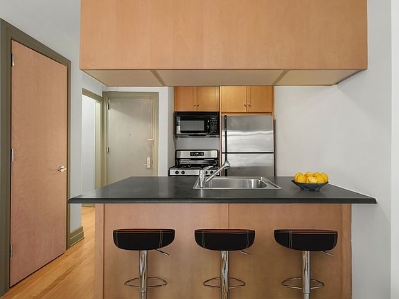 4th image of 125 Court St APT 2SB