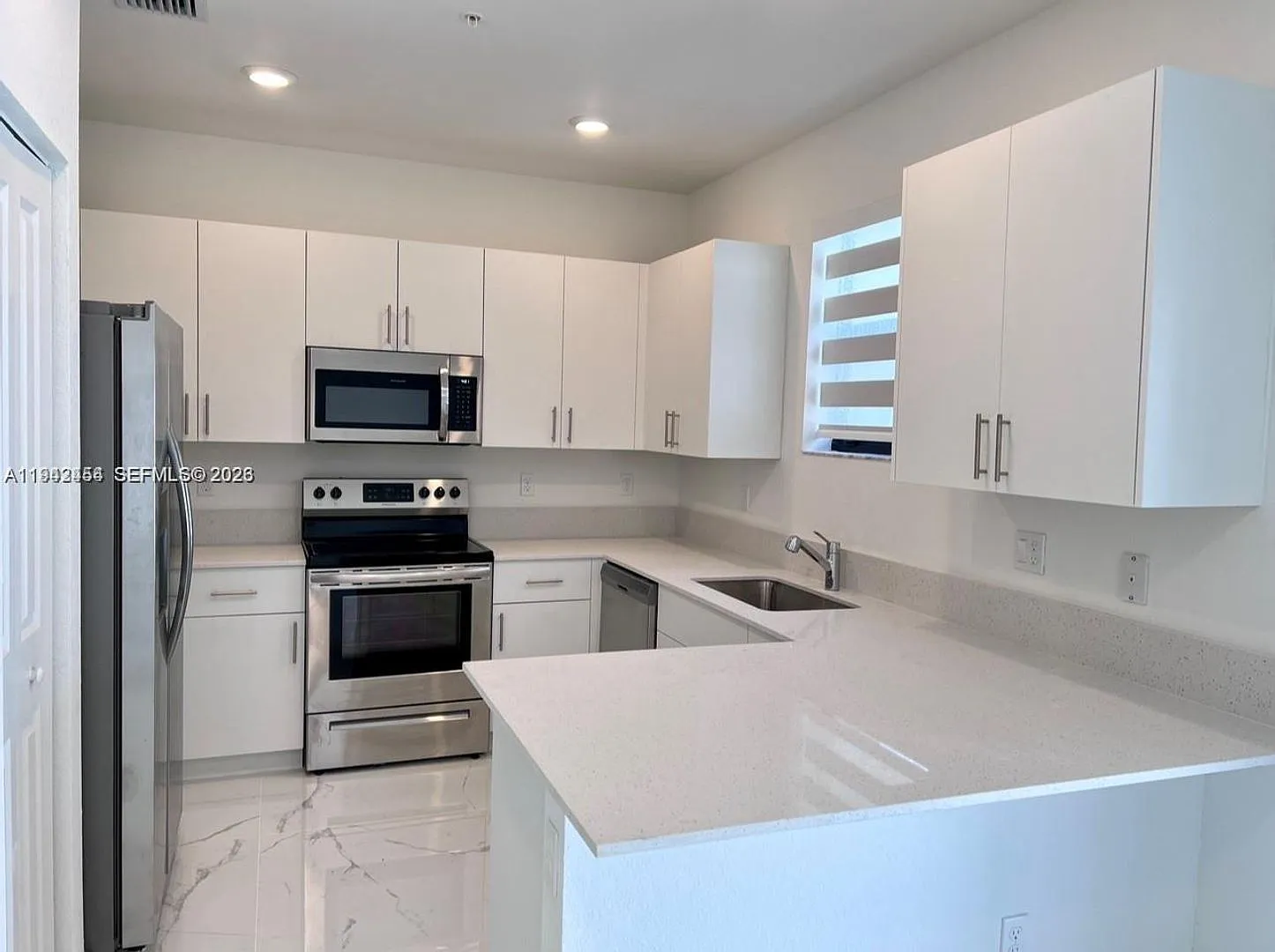 15903 SW 2nd Place 15903, Pembroke Pines, FL 33027 — Photo 3