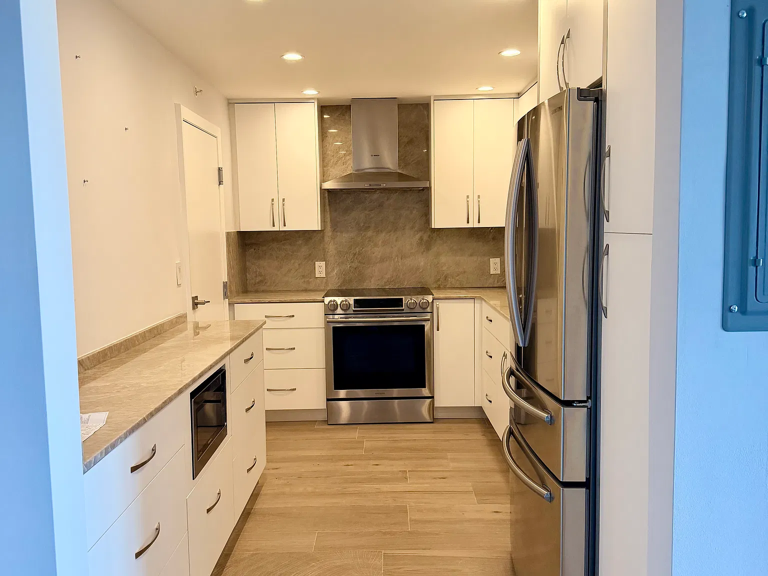 2 bed, 1310 sqft, $5,300 — Photo 4