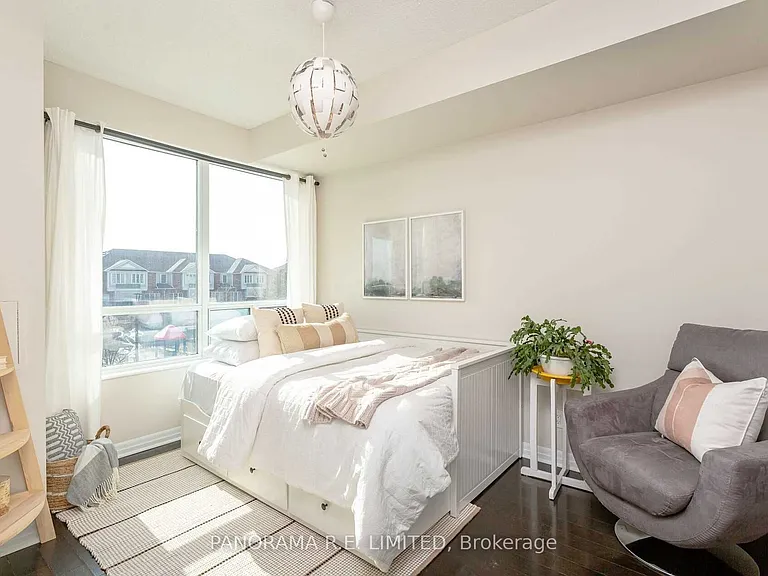 1359 Rathburn Rd E #210 — Photo 12