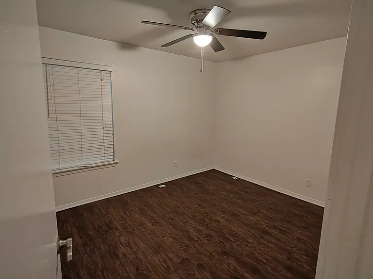 4500 Camp Bowie Blvd #8 — Photo 2