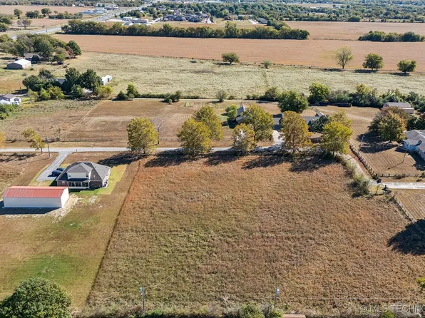 S 262nd Rd, Wagoner, OK 74467