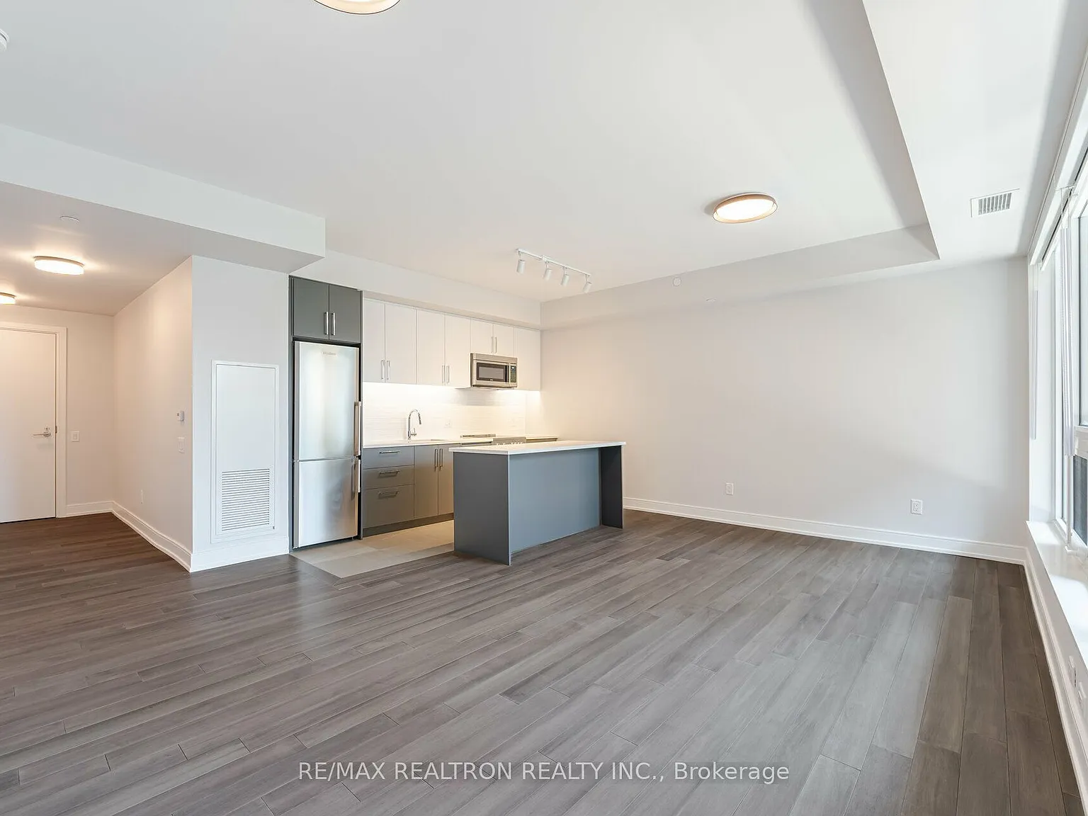 1 bed, $2,395 — Photo 2