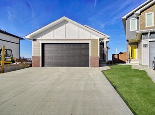 375 S Skeena Cres W, Lethbridge, AB T1J5V6