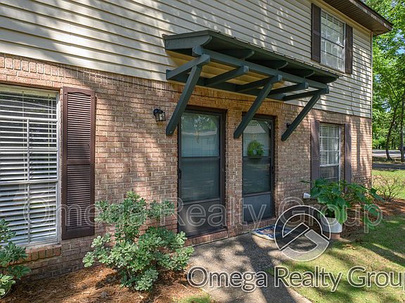 4th image of 11 Indianwood Dr