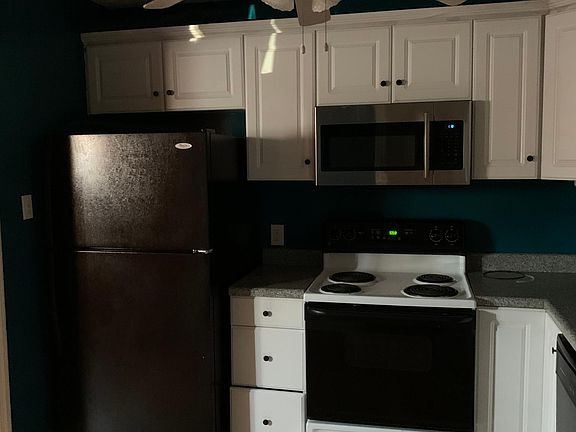 5th image of 104 Crestwood Dr