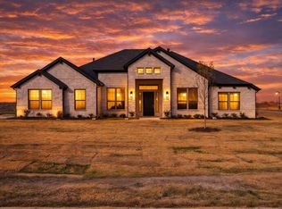 108 Lila Lake Dr, Waxahachie, TX 75165