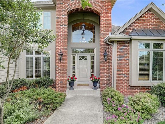 3rd image of W143N10243 Gatewood Ct