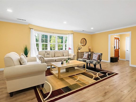 4th image of 151 Sierra Madre Blvd