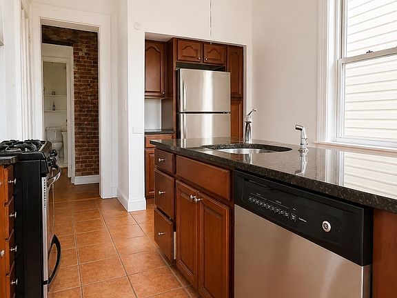 5th image of 60 Clifton Pl APT 1