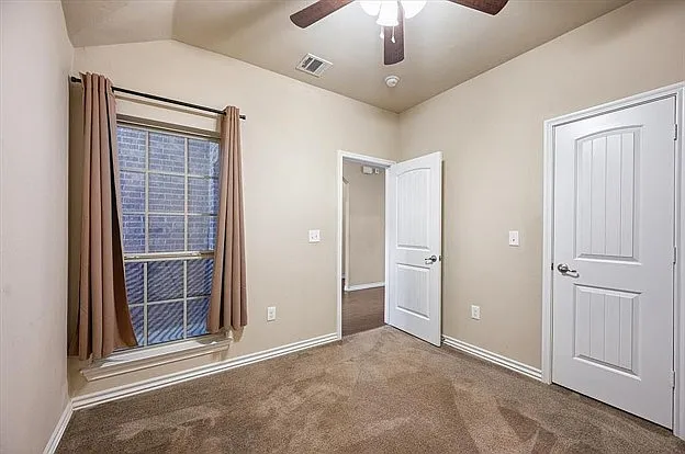 11305 NW 96th St — Photo 11