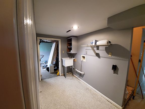 3rd image of 110 N Eastwood Dr