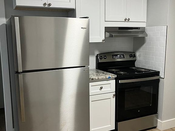 5th image of 900 Park Ave W #902A