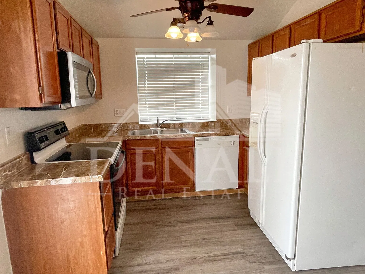 3 bed, 2.0 bath, 1203 sqft, $1,795 — Photo 3
