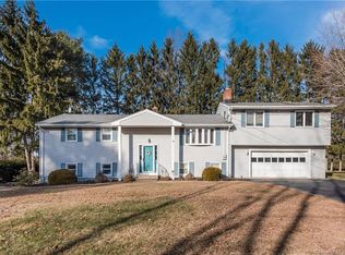 7 Coach Dr, Northford, CT 06472