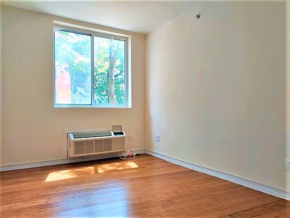 3rd image of 82-76 116th St #100