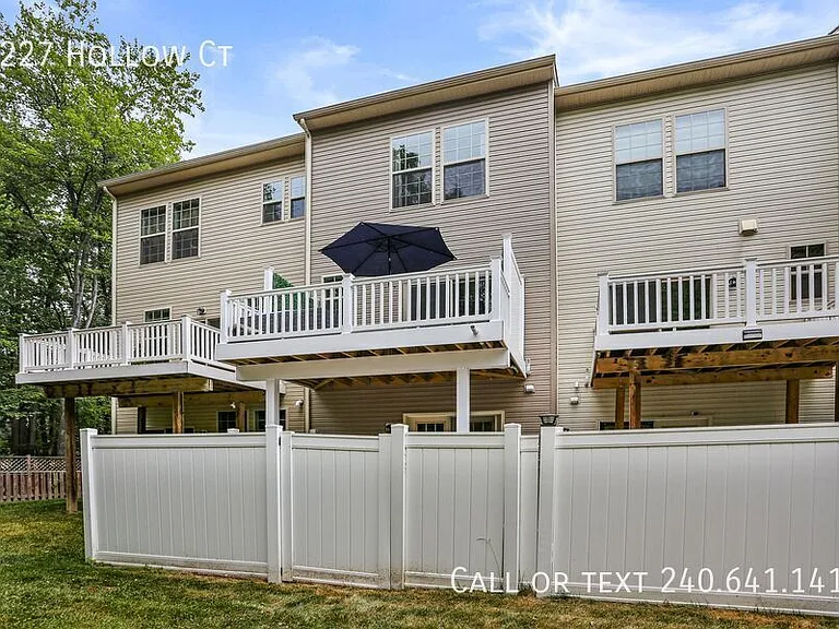 8227 Hollow Ct — Photo 33